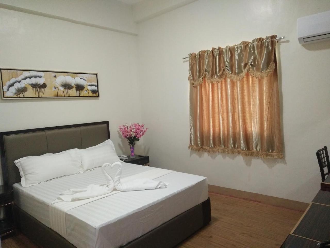 Meaco Royal Hotel - Batangas City Exteriör bild