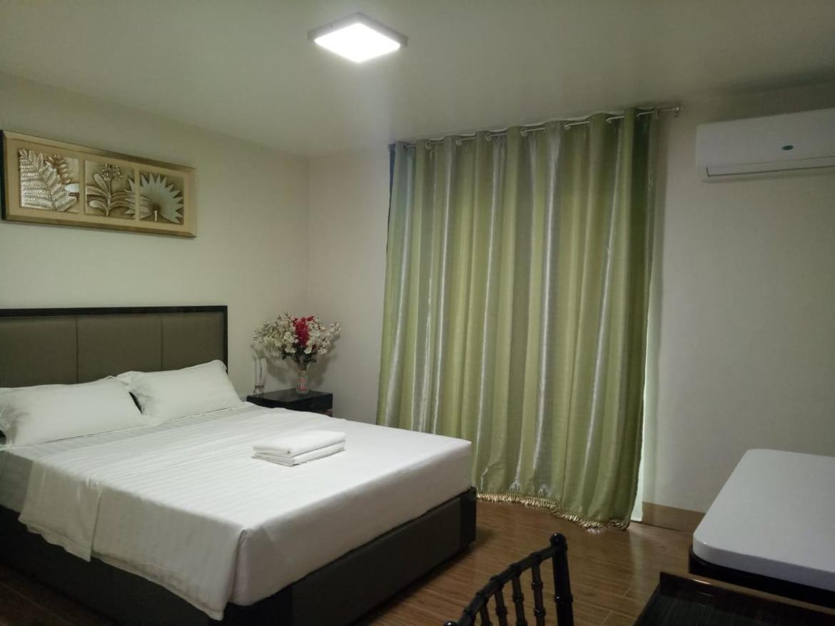 Meaco Royal Hotel - Batangas City Exteriör bild