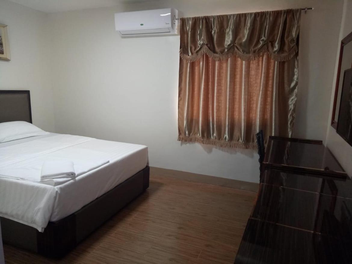 Meaco Royal Hotel - Batangas City Exteriör bild