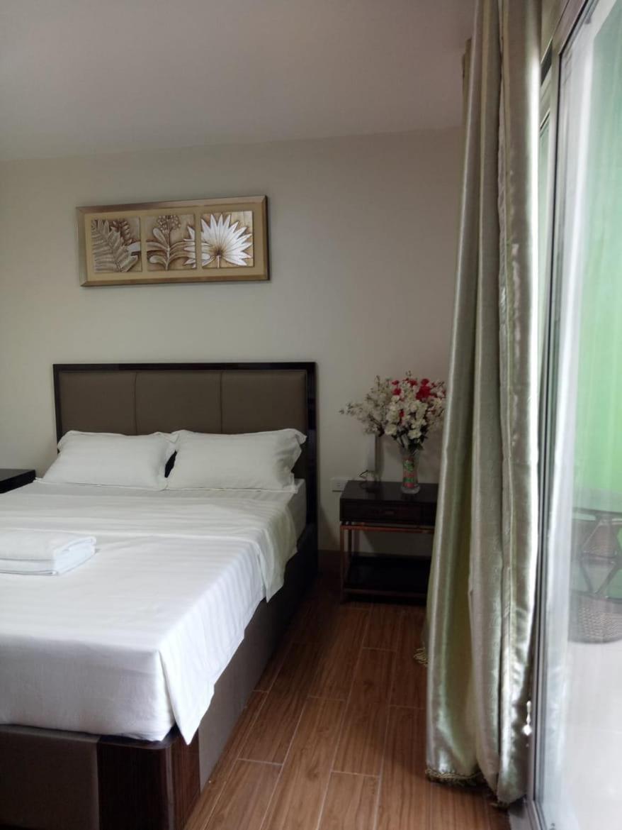 Meaco Royal Hotel - Batangas City Exteriör bild