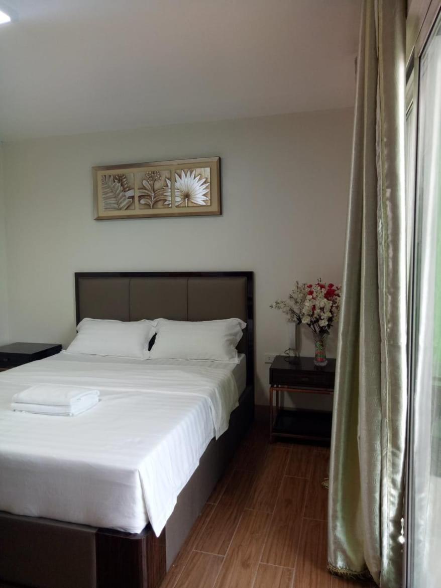 Meaco Royal Hotel - Batangas City Exteriör bild